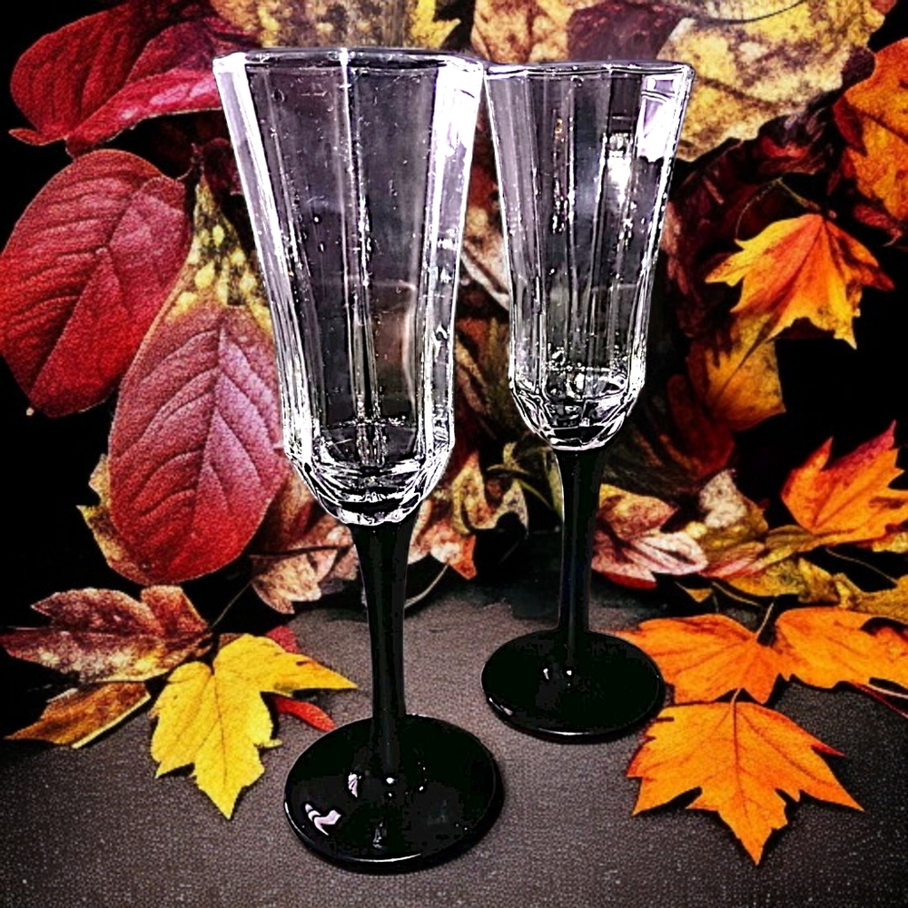 2 Luminarc Arcoroc Octime Domino Champagne Flutes Glasses France Set Black Stem.